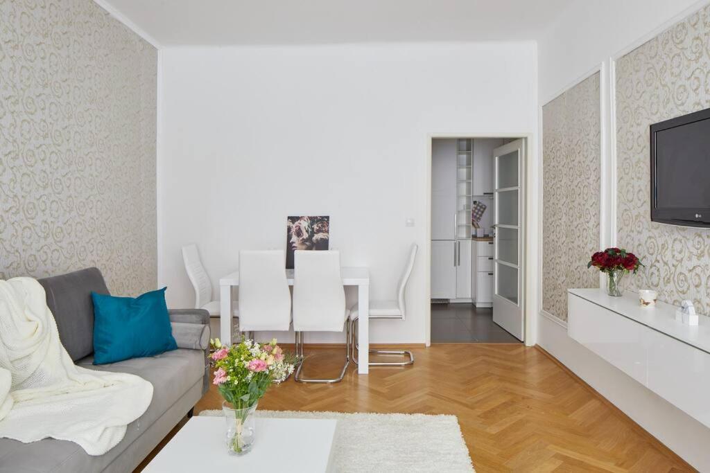 Gentle And Cozy Right At The Center * Prague